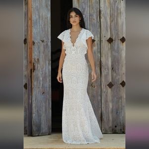 Willowby By Watters Eliza Plunging Neck Angel Sleeves Bridal Gown Style 58712D